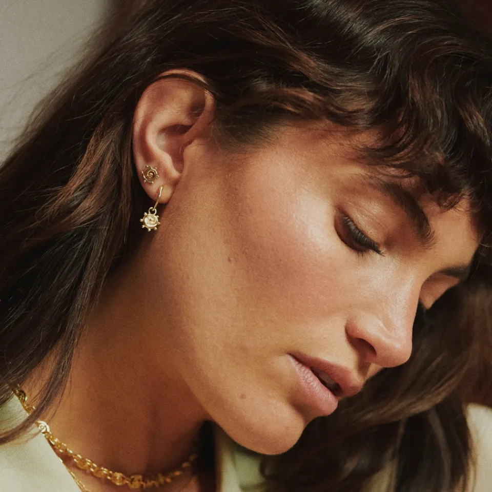 Jewellery|Dr. Martens Daisy London Spiral Sun Mini Stud 18k Gold-Plated Earrings