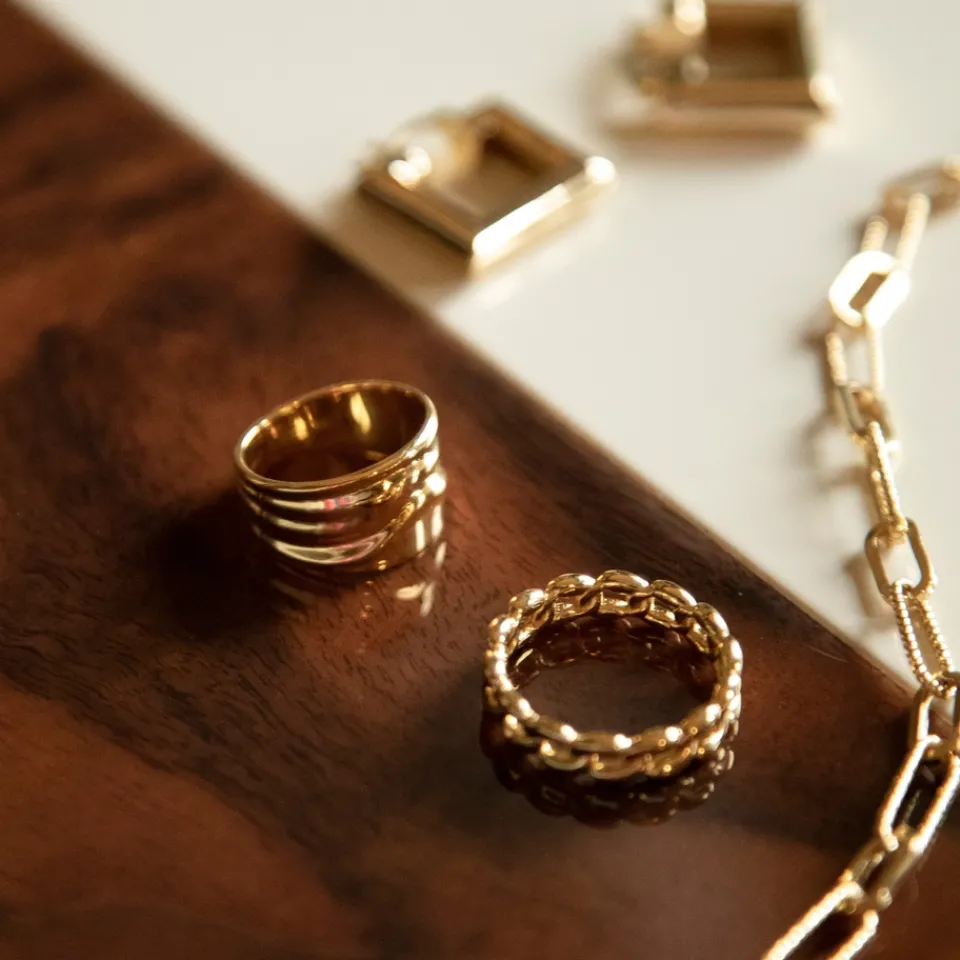Jewellery|Dr. Martens Daisy London X Polly Sayer Chunky Tidal Gold-Plated Ring - XS