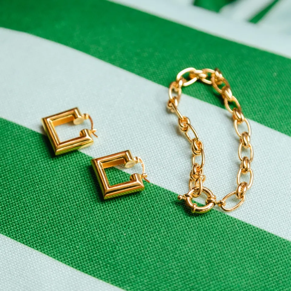 Jewellery|Dr. Martens Daisy London X Polly Sayer Gold-Plated Chubby Square Earrings
