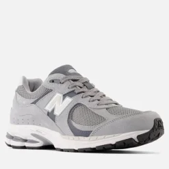 Trainers|Trainers|Dr. Martens New Balance Men's 2002 Classic Mesh and Suede Trainers - UK 8