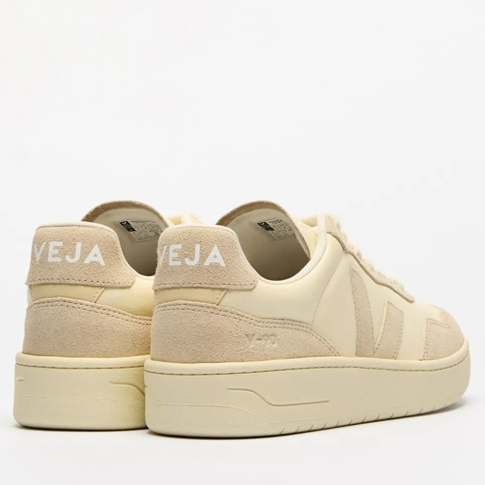 Trainers|Veja Women's V-90 Bastille Leather Trainers - UK 3